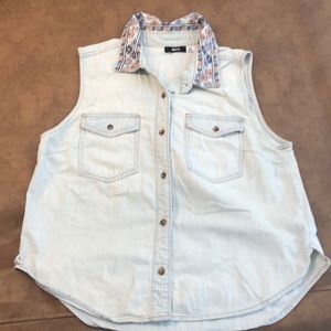 Jean Vest with Tribal Print Collar